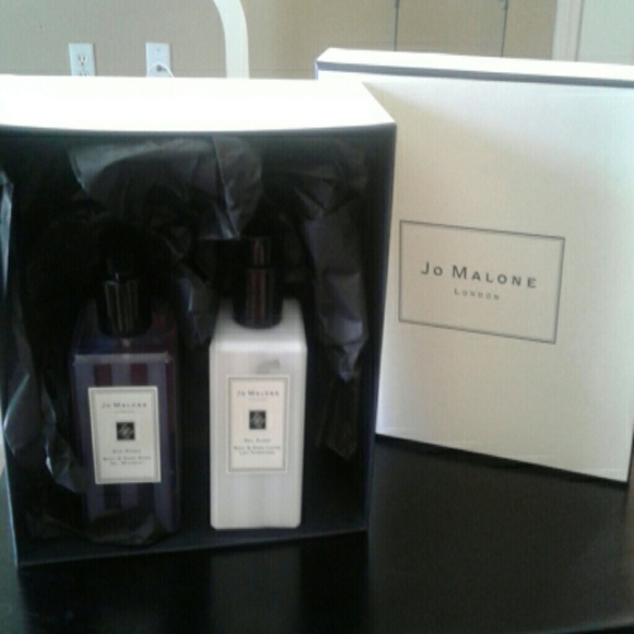 JO MALONE RED ROSES Other - JO MALONE RED ROSES BRAND NEW BODY @ HAND LOTION